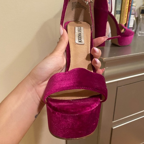 Steve Madden Velvet Heels - Picture 4 of 6